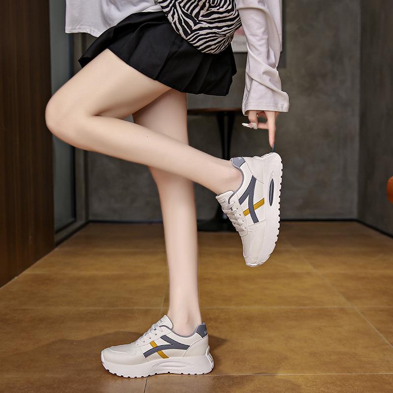 2025 осень новые инс корейская версия маленьких белых туфель студенческая мода платформа женская обувь универсальная повседневная тренд спортивная обувь F25
