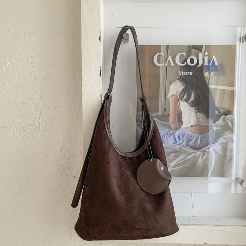 Замшевая сумка женская большой вместимости 2025 новая осенняя универсальная на плечо, сумка-мессенджер, повседневная рабочая сумка-тоут для поездок