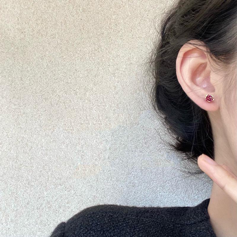 Korean Niche Petite Rose Stud Earrings - Simple, Retro Design, 2023 Trend