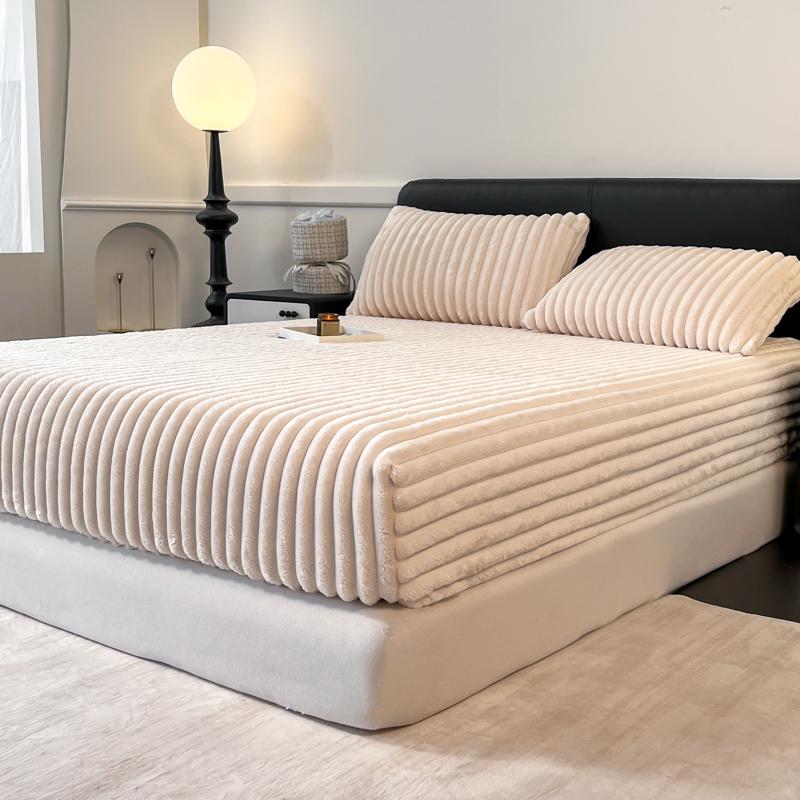 2026 New Rabbit Rabbit Velvet Bedsheet Cover, Single Piece, Winter Thick Milk Coral Velvet Mattress Protective Cover