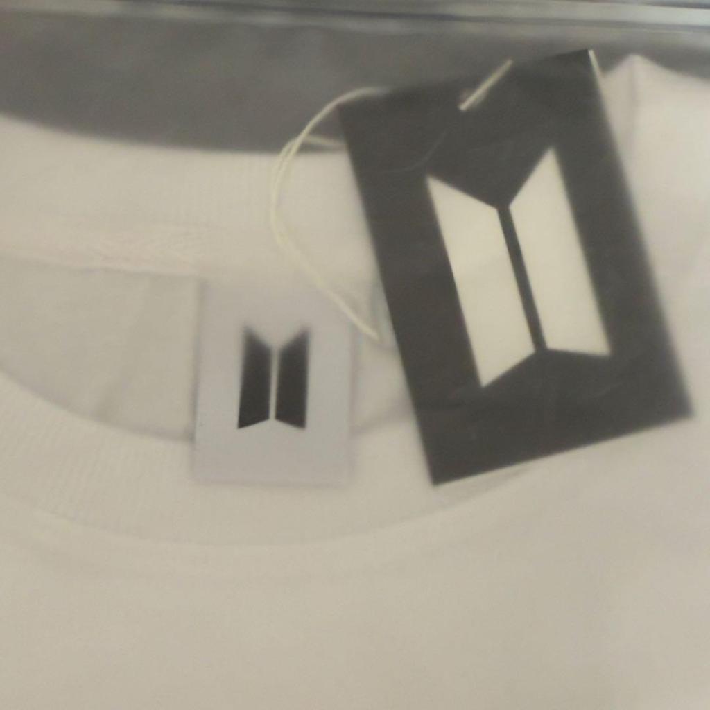 [USED] BTS V Tae Layover T-shirt XL