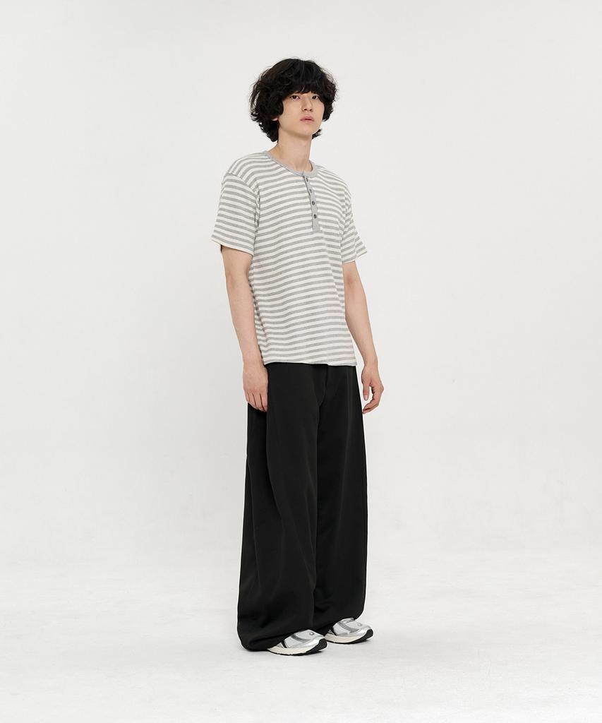 SIGNATURE Multi-Tuck Wide Slacks [Black]