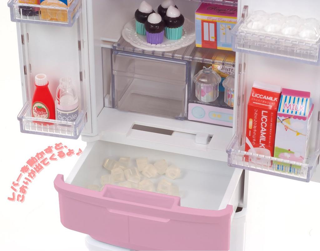 Takara Tomy "Licca-chan LF-01 Ice Rolling Refrigerator" Dress-Up Doll Play Toy for Ages 3 and Up, Meets Toy Safety Standards, ST Mark Certified