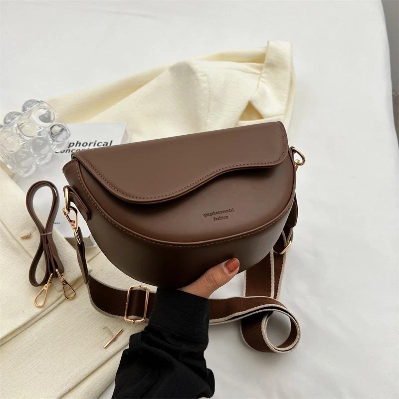 Small Leather Saddle Armpit Bags for Women Chain Shoulder Crossbody Bag Ladies Vintage Underarm Handbags Bolsa