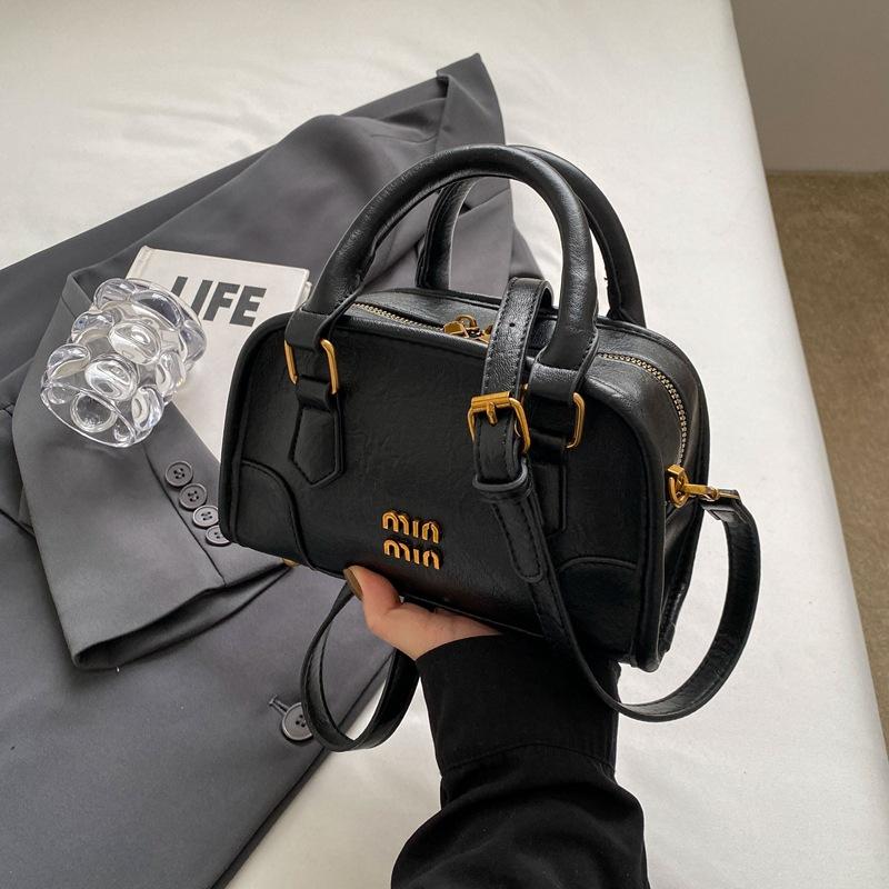 Retro Small Bag Women's New High-end Versatile Commuter Messenger Bag Fashionable Portable Small Square Bag