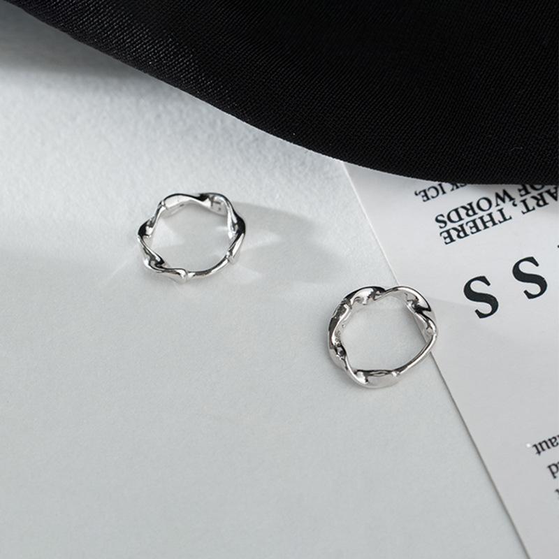 Fashion Simple Small Hoop Earrings for Women 2026 Trend Twist Metal Circle Geometric Round Earrings Party Zircon