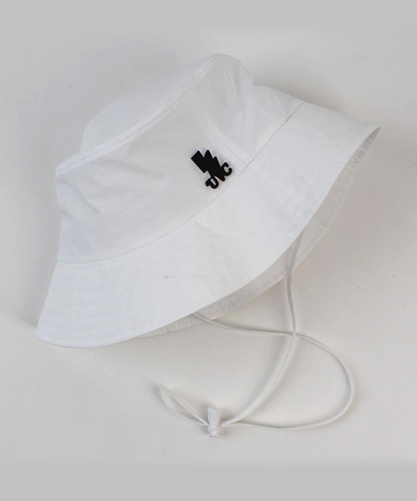 Yunibeosyeolkemiseuteuli Шляпа-бакет String White из полиэстера Шляпа-бакет из полиэстера