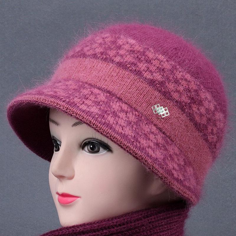 Теплая вязаная шапка-рыбачка на осень-зиму для женщин среднего и пожилого возраста