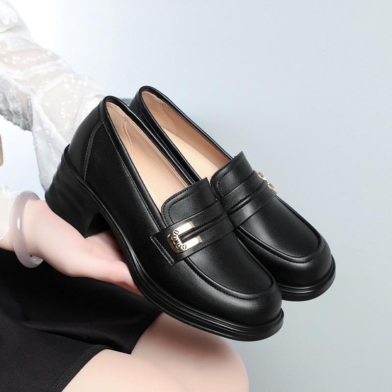 Мода 2024 года. Мокасины. Туфли. Оксфорды с коротким носком. Повседневные женские кроссовки. Британский стиль. Осенние туфли на плоской подошве. Кожаные туфли на каблуках.