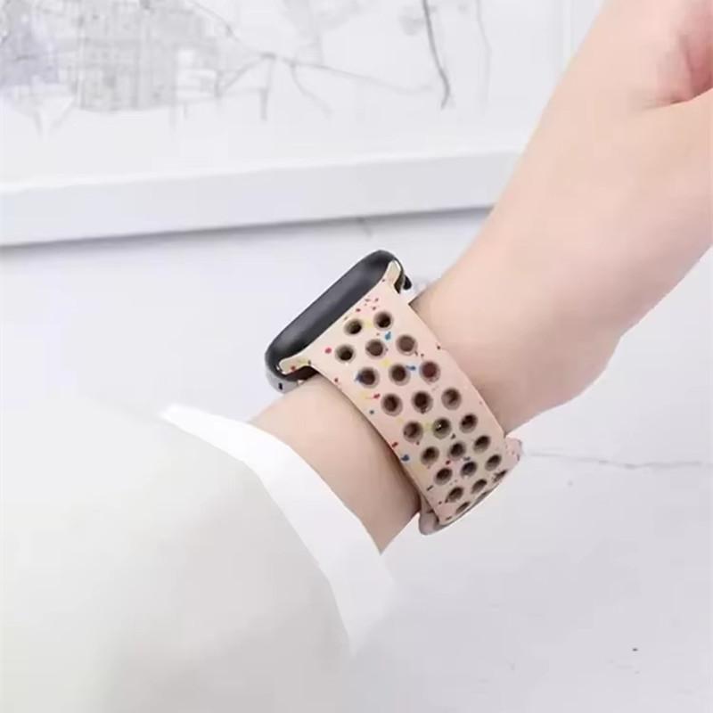 Silicone Strap for Apple Watch Band 44mm 40mm 42mm 46mm 38mm 49mm Correa for Bracelet Iwatch Ultra 2 Series 6 Se 7 8 9 10 45mm 41mm