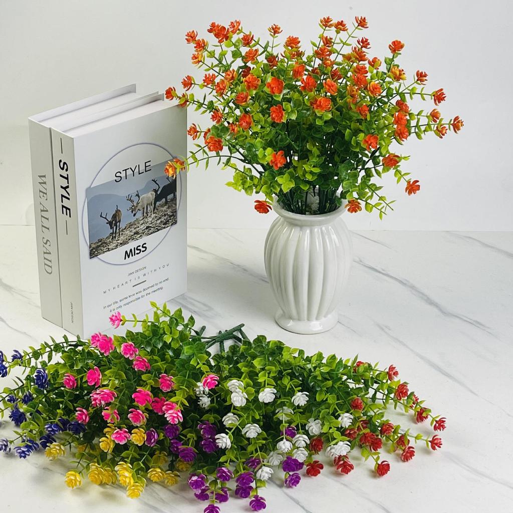 Букет из семи роз с эвкалиптом и камелией - Искусственные цветы