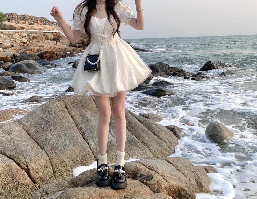 Элегантное платье с рукавами-фонариками в стиле французского лоскутного шитья: Юбка с цветочным принтом для милого и пикантного образа принцессы