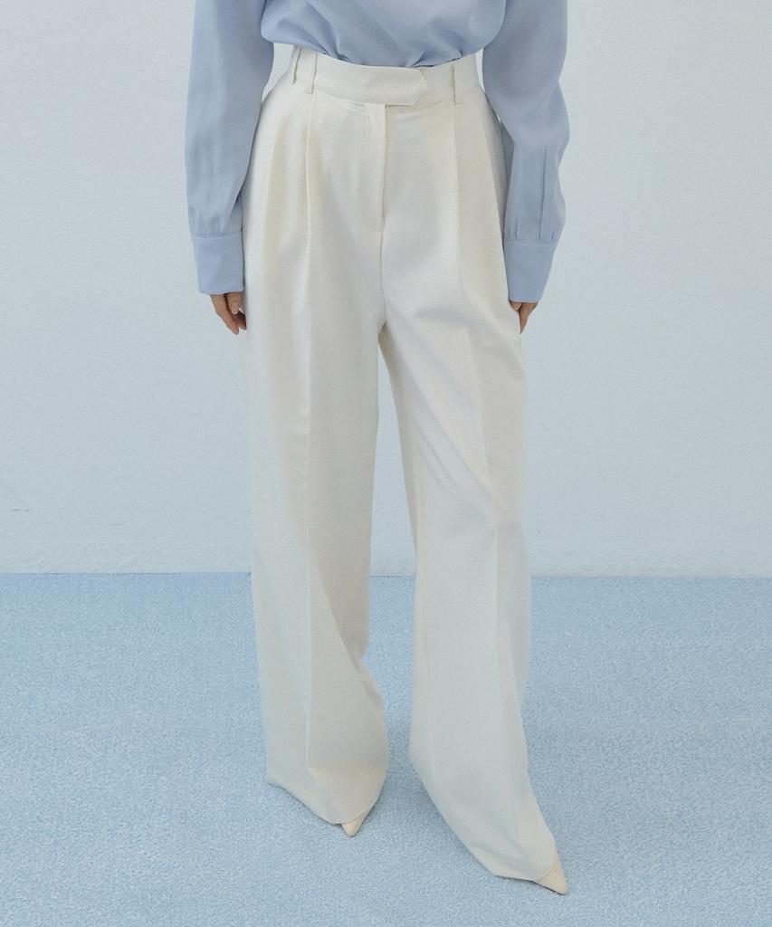 LUCIR ZU Triangle Tab Wide Slacks (Ivory)