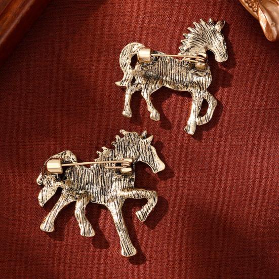 Yousheng Retro Horse Brooch Rhinestone Inlaid Horse Pin Zodiac Year Animal Brooch Men Women Suit Accessory for Handbag Clothes Decoration