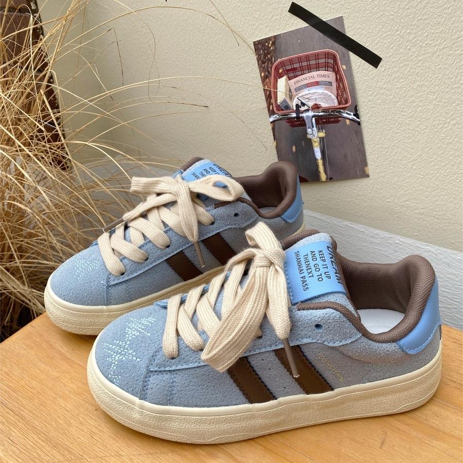 Женская обувь 2025 Весна Новые кроссовки на платформе Дышащая белая обувь Удобные повседневные балетки Нескользящая вулканизированная обувь