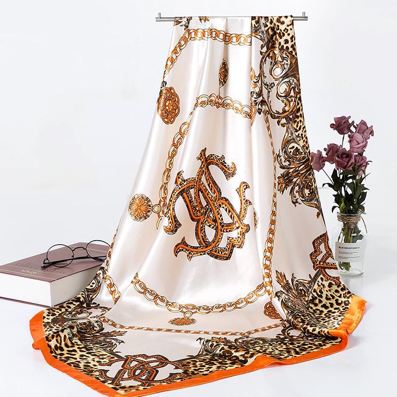 Корейский тренд 2024 года: большой шелковый квадратный шарф для женщин — универсальный аксессуар на весну и осень