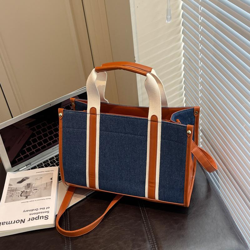 Джинсовая сумка женская большой вместимости 2025 новая осенне-зимняя повседневная сумка-мессенджер портативная контрастного цвета сумка-тоут для поездок на работу