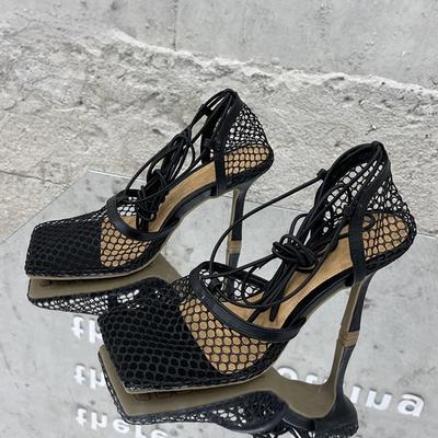 Новейшие сексуальные желтые сетчатые туфли-лодочки сандалии женские квадратный носок высокий каблук шнуровка перекрещивающиеся шпильки полые модельные туфли