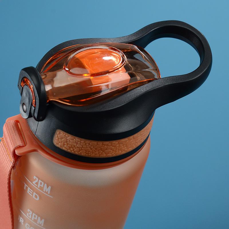 Кружка-градиент, большая вместимость с ручкой, откидная крышка, соломинка; Портативная спортивная бутылка для воды для фитнеса на открытом воздухе.