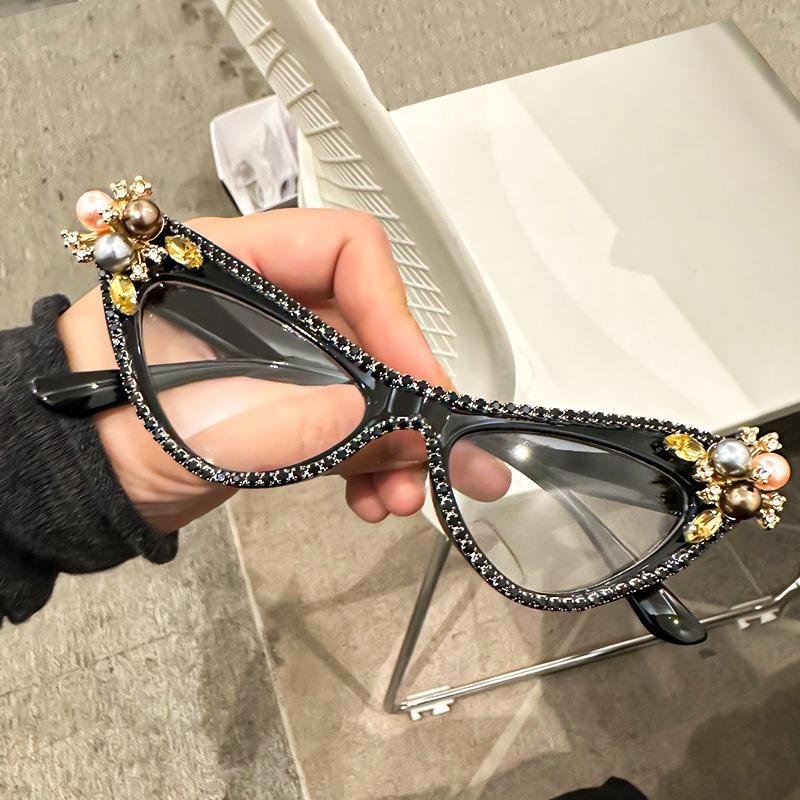 Non-polarized Fashion Cat Eye Shades Original Brand White Pearl Design Sunglasses Women Crystal Shiny High Quality Decor Sun Glasses