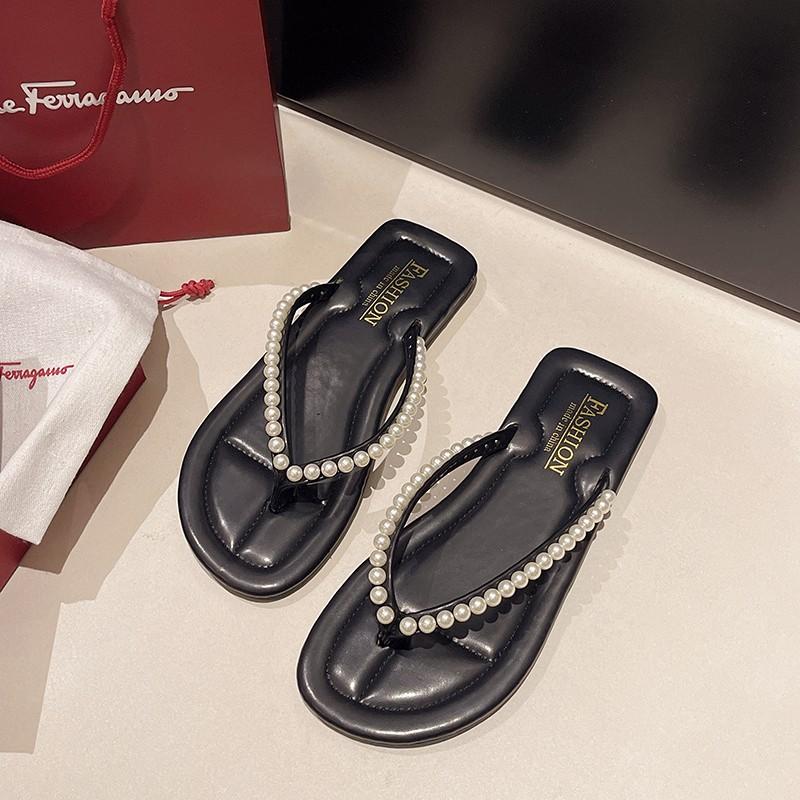 Шлепанцы женские летние сандалии с пальцами 2025 новые интернет знаменитости стразы плоские пляжные туфли ins супер огонь