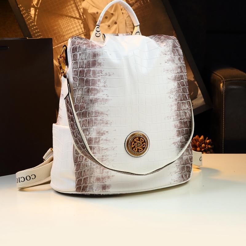 Белый кожаный рюкзак женский под крокодила 2024 новый большой вместимости для поездок и работы многофункциональный наплечный школьный