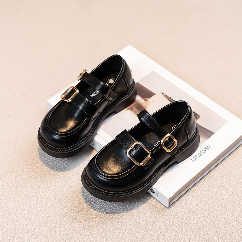 Кожаная обувь для девочек 2025 весна и осень новая детская дышащая одинарная обувь мягкая подошва легкие туфли принцессы корейская версия лоферов для девочек