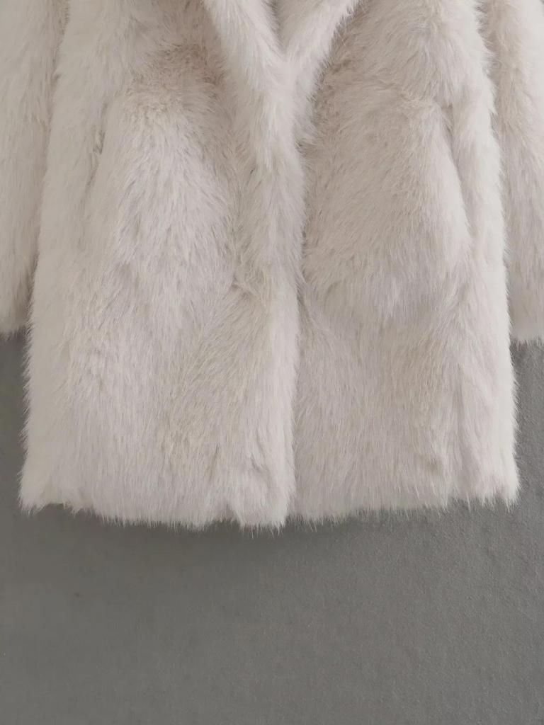 Women's 2024 Faux Fur Winter Coat with Large Lapel