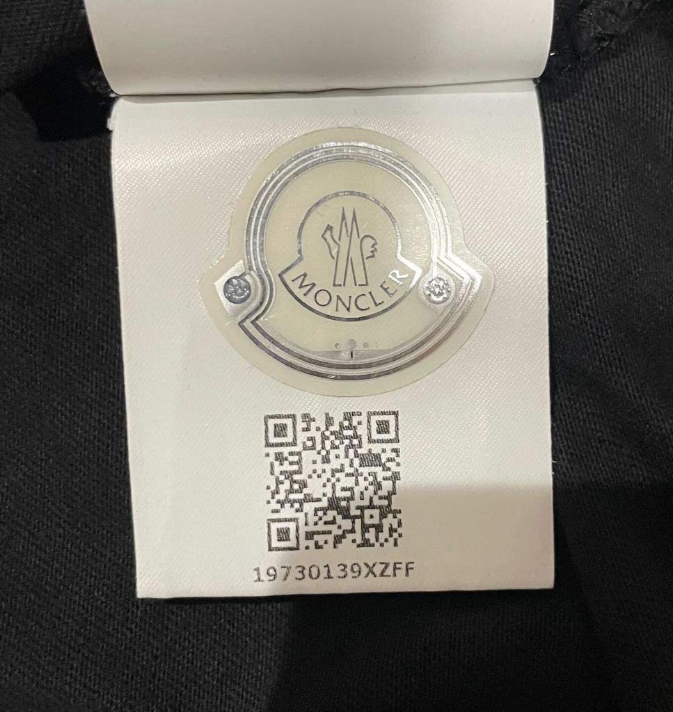 Подержанная мужская футболка с коротким рукавом MONCLER