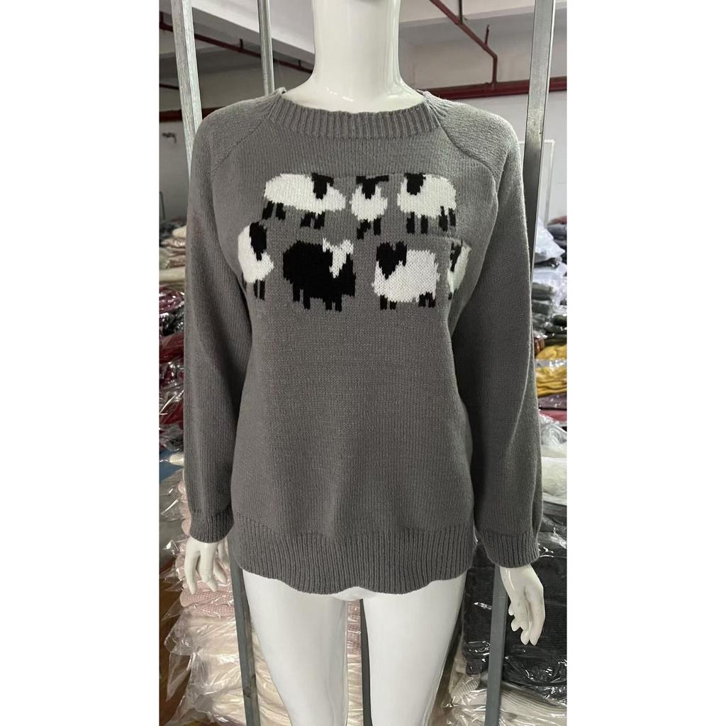 Women's Round Neck Color Blocked Loose and Fashionable Pullover Knitted Sweater for Autumn and Winter