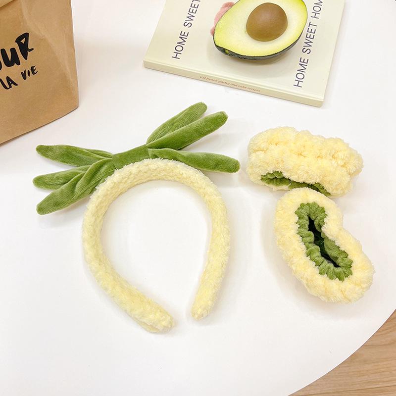 2025 г. Очаровательная повязка на голову в виде ананаса и набор нескользящих повязок для волос для женщин — набор из 3 предметов для мытья и укладки с браслетом