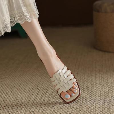 Мода 2025 Новые Сандалии Шлепанцы из Натуральной Кожи в Римском Стиле Женские Летние Уличные Туфли Повседневная Обувь на Плоской Подошве Плетеные Мягкие Кожаные Шлепанцы Женские