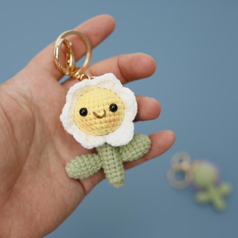 Crochet Tulip Keychain Handwoven Flower Key Ring Girl Backpack Pendant Creative Kintted Flower Gift