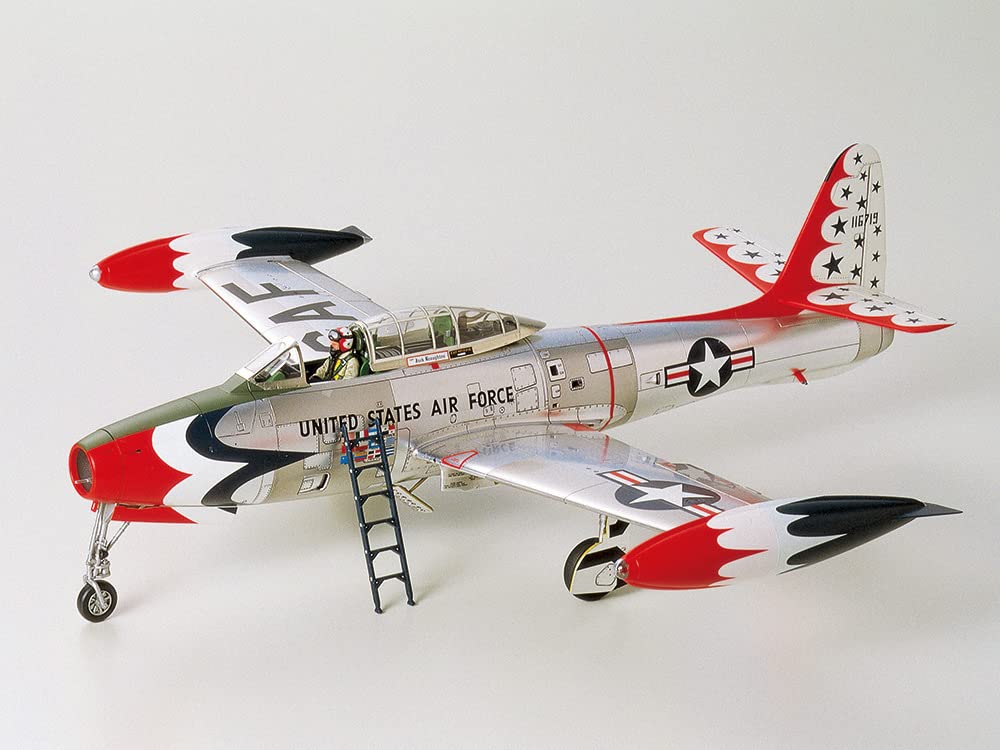 Пластиковая модель Tamiya Masterpiece Series US Air Force Republic Thunderbirds 61077 1/48 №77 F-84G