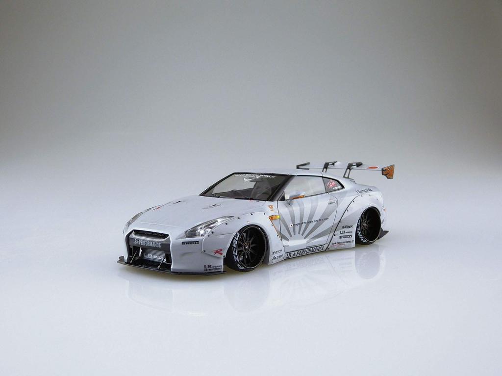 Aoshima Bunka Kyozai Liberty Walk №10 LB Works R35 GT-R Версия 2 Пластиковый Моделист-конструктор