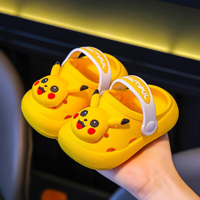 Children's summer sandals for boys and girls, baby clogs for outdoor wear, beach and home use, non-slip cute infant shoes