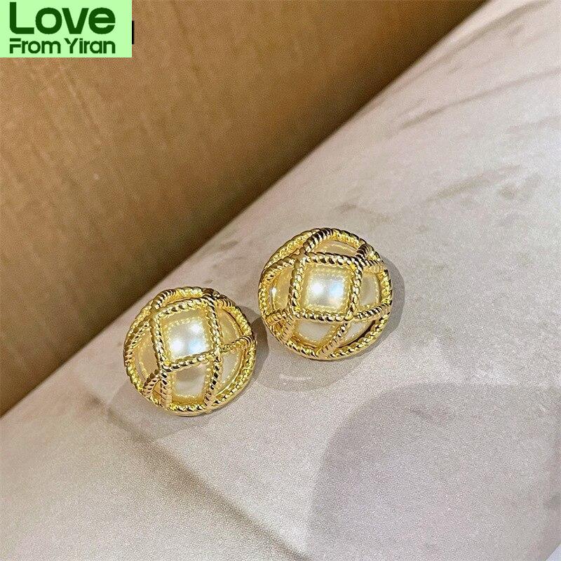 Simple Stylish Hollow Pearl Stud Earrings New Korean Style Jewelry