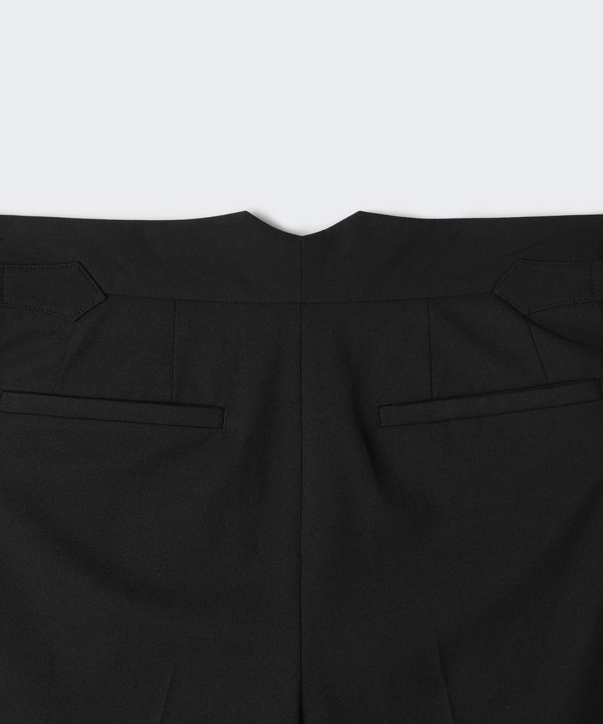 MUSINSA STANDARD Classic Adjust Half Slacks [Black]