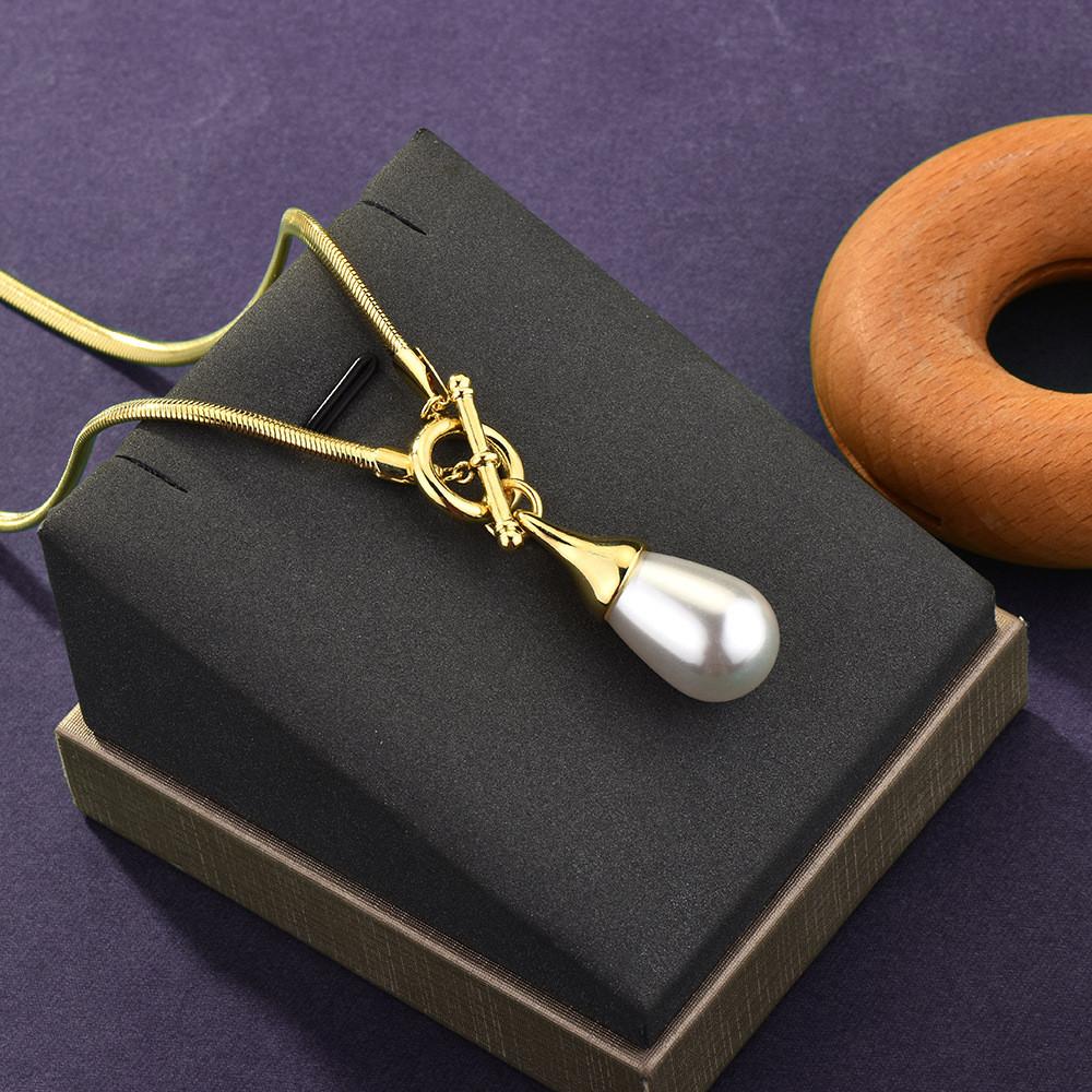 Elegant And Chic Long Water Drop Pearl Necklace For Women Ideal For Layering And Versatile Styling