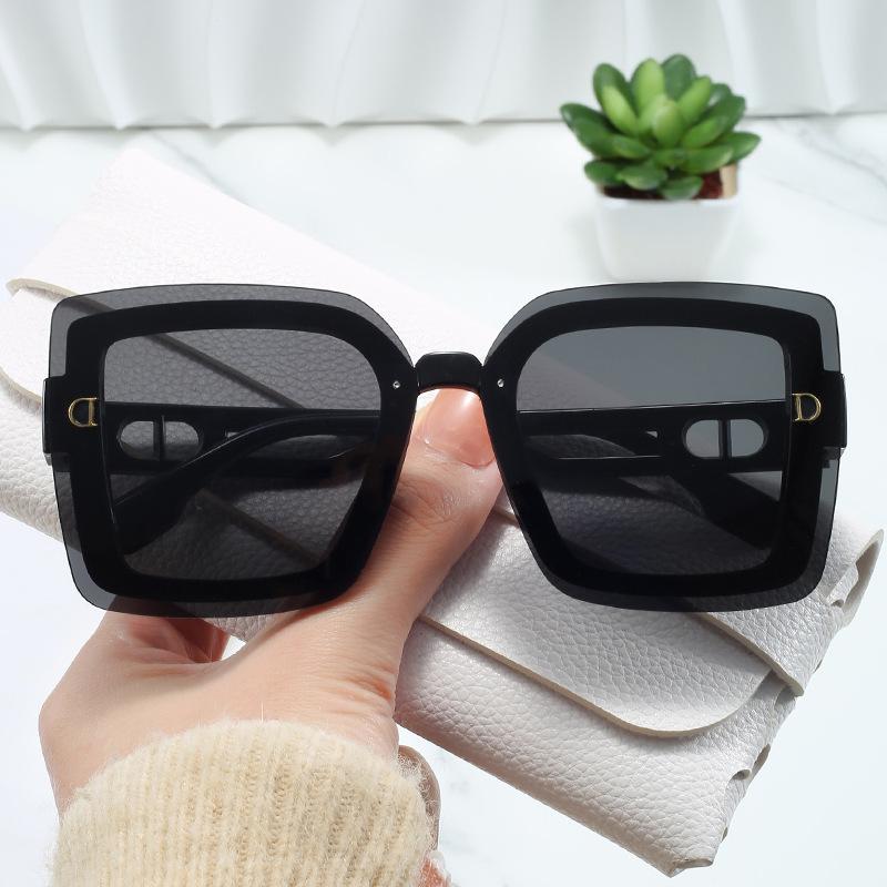Fashion Style Sunglasses Women Square Shape UV Protection Women Glasses Vintage Retro Female Sunglass