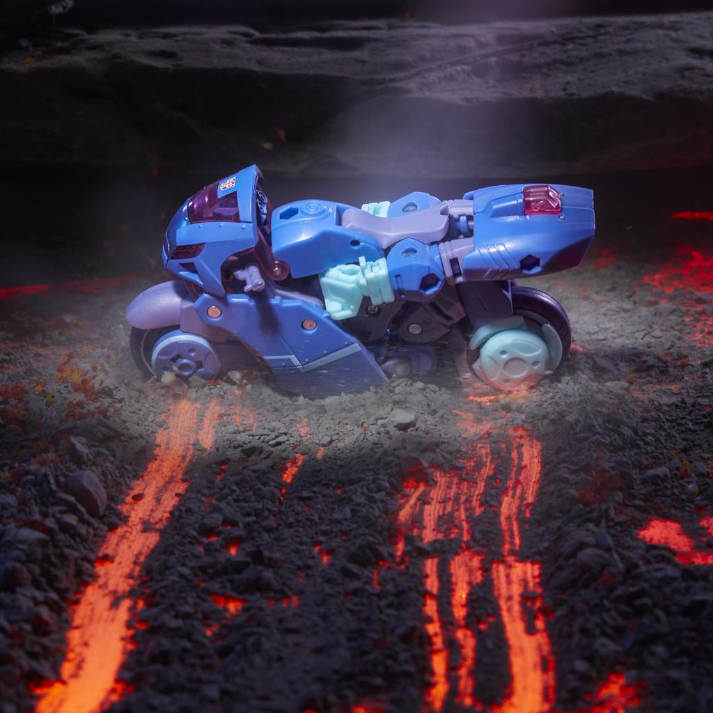 Transformers Legacy United Deluxe Class Cyberse Universe Chromia Transforming Action Ages 8 and Up 5.5-Inch Figure,