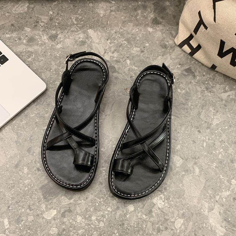 Римские сандалии фея фея носящая пляжную обувь 2025 лето новая студенческая интернет-знаменитость крутые плоские мягкая подошва женские туфли