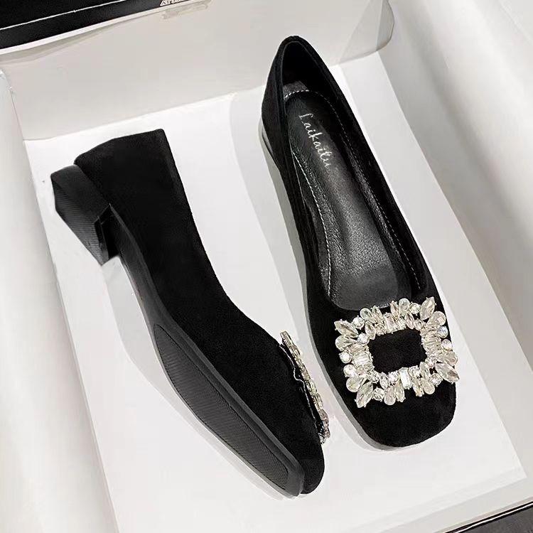 Французские стразы на толстом каблуке, высококачественные одинарные туфли для женщин 2024 года, новые летние туфли с квадратной головкой и неглубоким горлом, темпераментные туфли на высоком каблуке для поездок на работу