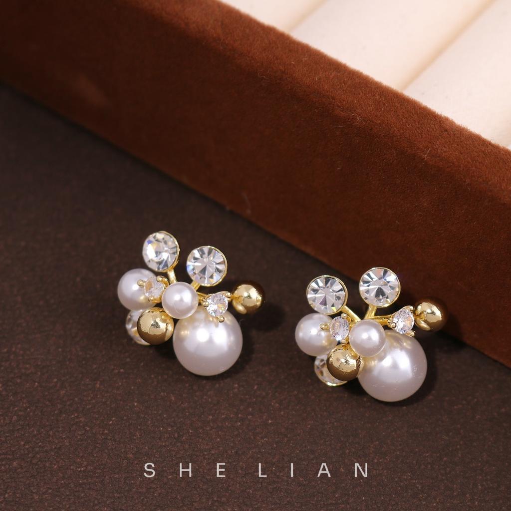 Light luxury high-end sense exquisite pearl temperament stud earrings zircon niche design sense versatile earrings fashion gentle earrings