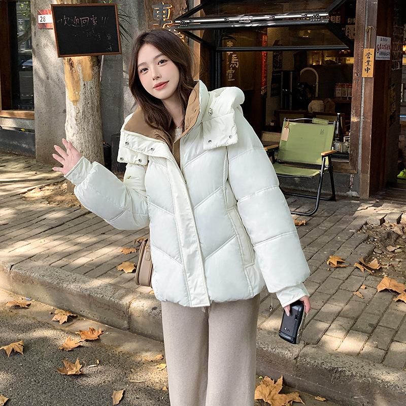Женская короткая куртка на утином пуху 2024 года, зимняя, новая, утепленная, с маленьким капюшоном, контрастного белого цвета