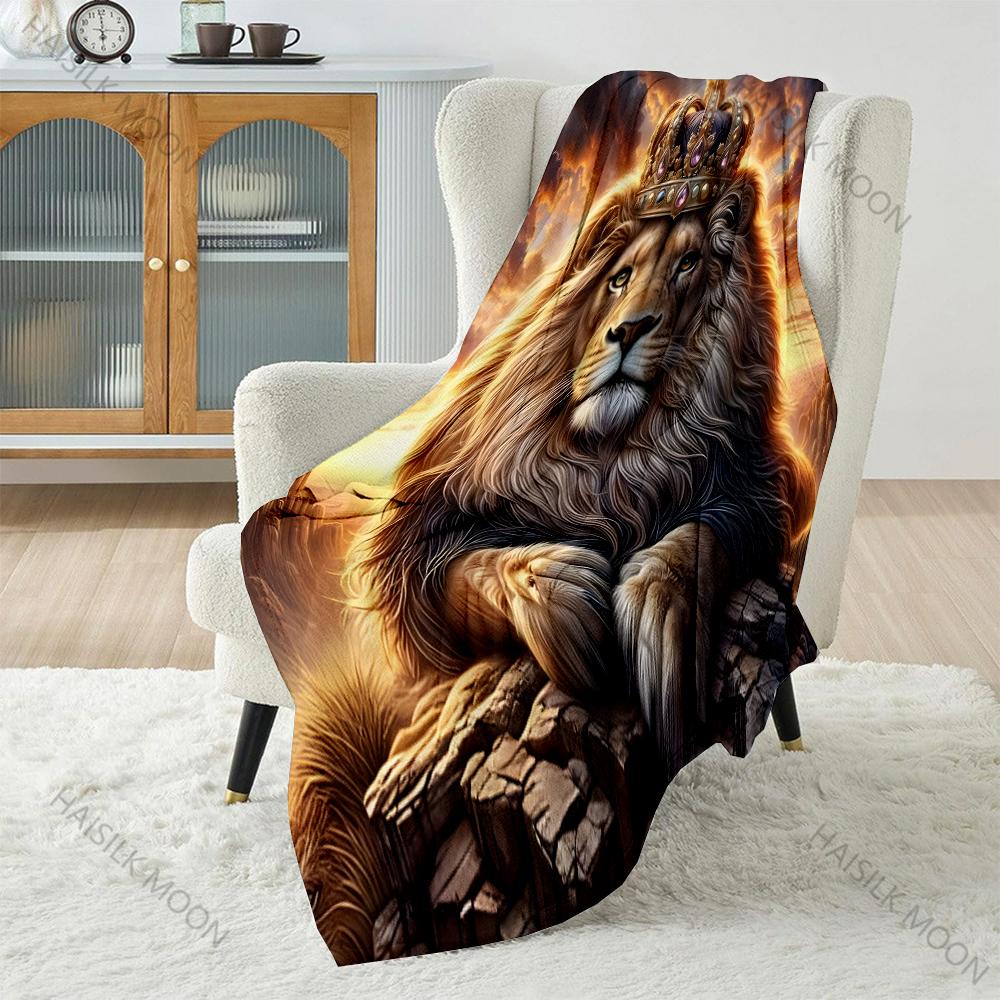 Multi size Regal Lion with Crown Pattern Blanket Flannel Material Soft Warm for All Seasons Home Outdoor Camping Picnics RV