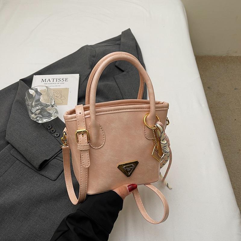 Популярная в этом году ретро-сумка женская большой вместимости 2025 новая весенне-летняя повседневная сумка-мессенджер портативная сумка-ведро