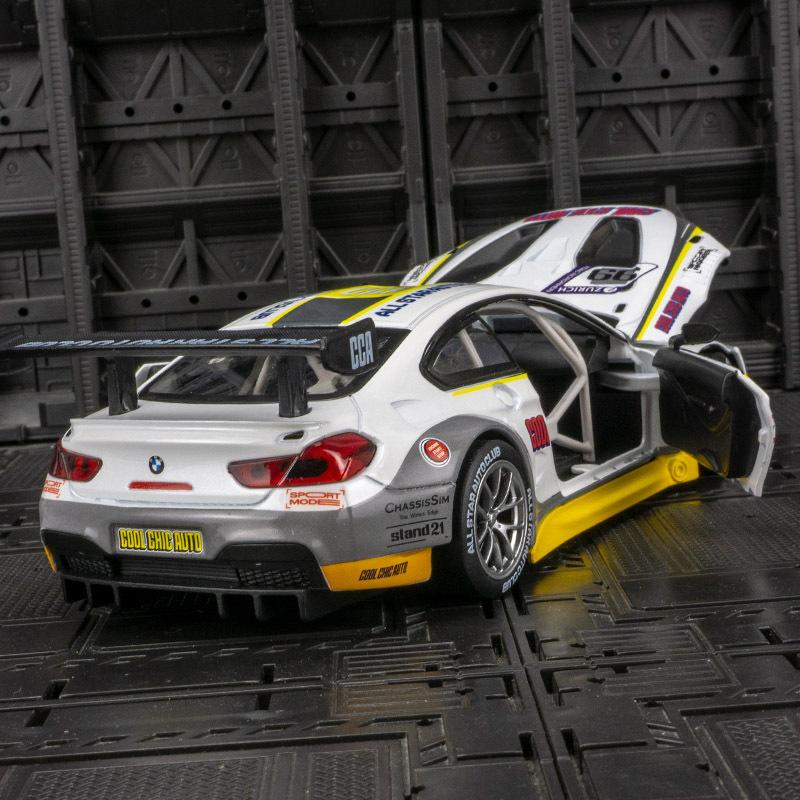 1:24 BMW M6 GT3 Alloy Sports Car Model Diecasts Metal Toy Racing Car Model Sound and Light Collection Childrens Gifts X40