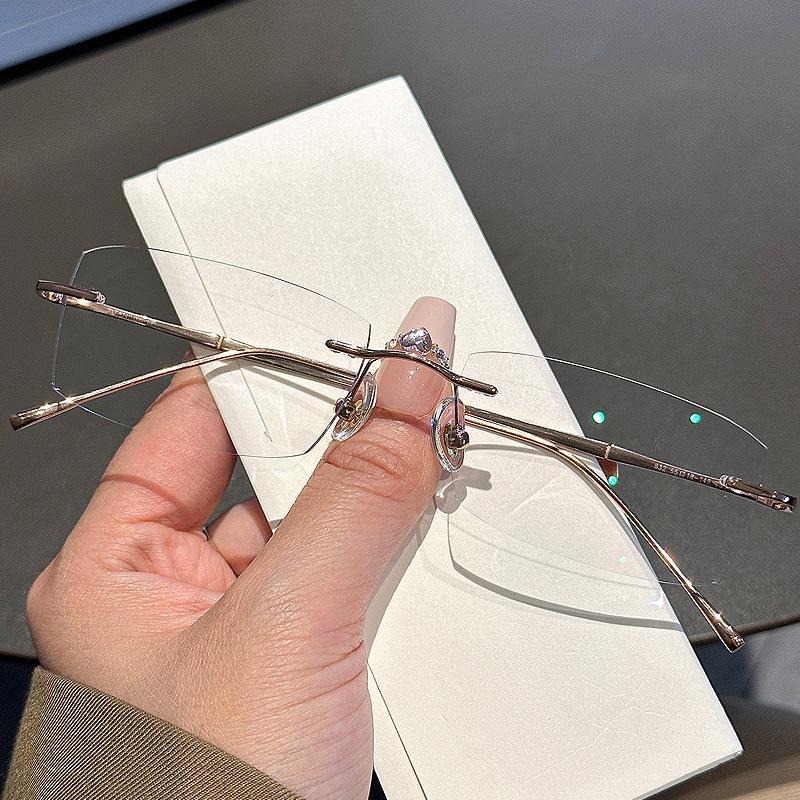 Chen Turin ultra-light frameless myopia color-changing glasses can be equipped with anti-blue square small frame goggles B