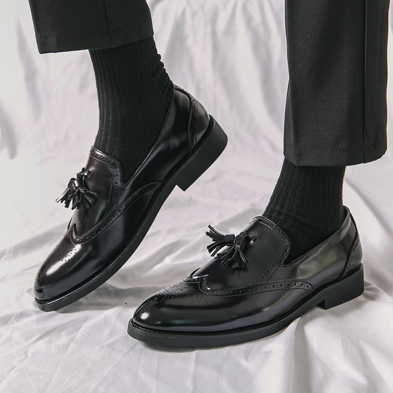 Italian Brand Loafers Men Tassel Slip-on Fashion Green Leather Shoes Moccasin Thick Bottom Pointed Toe Casual Shoes Dress Shoes